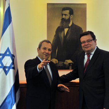 Ehud Barak na CEVRO